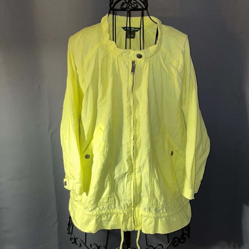Vintage Eddie Bauer yellow women’s jacket. size large.